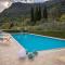 Podere Sotto il cielo di Toscana casa vacanze con 5 monolocali indipendenti 2 bungalowe nell uliveto piscina parcheggio Only adults Pet friendly