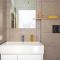 A Yellow Touch - Modern Studio in Isola Milano