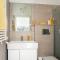 A Yellow Touch - Modern Studio in Isola Milano