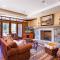 Reduce Rates w/ Skating Rink View in Northstar Village! Great Bear 404 - Truckee