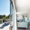 Roses Bach - Stay Waiheke