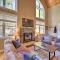 Woodsy Mountain-View Getaway with Hot Tub! - بون
