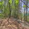 Woodsy Mountain-View Getaway with Hot Tub! - بون