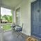 Romantic Apt Near Wineries, Golf and Lake Erie!