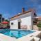 Nice house with pool-Splitska - Splitska