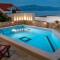 Nice house with pool-Splitska - Splitska
