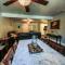 Historic Town Square Bungalow in heart of Brighton