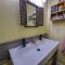 Historic Town Square Bungalow in heart of Brighton