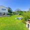 Ladywell Croyde - Super stylish large home with pool table, woodburner, pizza oven and Hot Tub Option, Sleeps 12