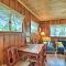 Pet-Friendly Charlevoix Cabin Walk to Lakefront! - 沙勒瓦