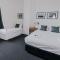 Holmesville Hotel