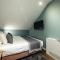 Camera Hotel