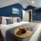 Camera Hotel