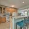 Bright Manistee Condo with Beach and Pool Access! - 马尼斯蒂