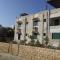 1B studio 2beds air conditioned basement114 green beach