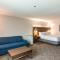 Holiday Inn Express & Suites Camarillo, an IHG Hotel