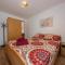 Apartments with parking space Kastel Stari, Kastela - 18812