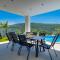 NEW! Villa Top Hill, heated infinity pool, Jacuzzi, Sauna, 5 en-suite bedrooms, a Media room - Tugare