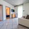 Uliana Top House