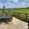 Rew Farm Country & Equestrian Accommodation - Sunrise Lodge