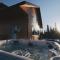Denali Wild Stay - Bear Cabin with Hot Tub and Free Wifi, Private, sleep 6