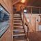 Denali Wild Stay - Bear Cabin with Hot Tub and Free Wifi, Private, sleep 6