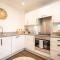 Best Price - Contact us -Cityscape Beautiful Apartment in the Heart of the Action