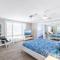 Dolphin Lagoon Luxury Escape