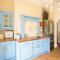 Seaside Retreat in North Bay - with parking