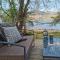 The bay ,luxury shepherds hut,