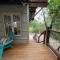 The River Road Retreat at Lake Austin-A Luxury Guesthouse Cabin & Suite - Austin