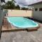 Bela casa, com internet, piscina e churrasqueira para descansar e desfrutar, dias de paz - بارا فيلها