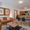 Escape Apartments, Balcony, Pool, Gym & Spa in La Julia