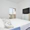 COSY WELL SITUED APARTMENT WITH SEA VIEW