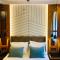 Maywood Hotel