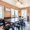 Bear View Chalet with hot tub and near Ober