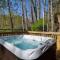 Bear View Chalet with hot tub and near Ober
