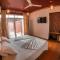 New Breeze Thoddoo Inn