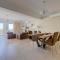 SEAFRONT LUX APART inc POOL, Upmarket Area