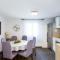 Apartments Lidija - sea view apartment with exclusive right of using hot tub or split level apartment with exclusive right of using pool - Подстрана