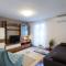 Apartments Lidija - sea view apartment with exclusive right of using hot tub or split level apartment with exclusive right of using pool - Подстрана