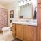 1490OAK Grandview Condo