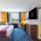 Luxe City Center Hotel