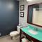Quality Suites Waldorf