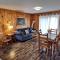 Knotty Pine Cottages, Suites & Motel Rooms - Ingonish Beach