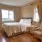 Hillcrest Luxury Apartment