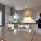 Hillcrest Luxury Apartment