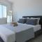 Phaedrus Living: Seaside Luxury Flat Lighthouse 74