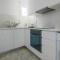 Phaedrus Living: Seaside Luxury Flat Lighthouse 74