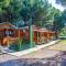Saranda Beach Bungalow